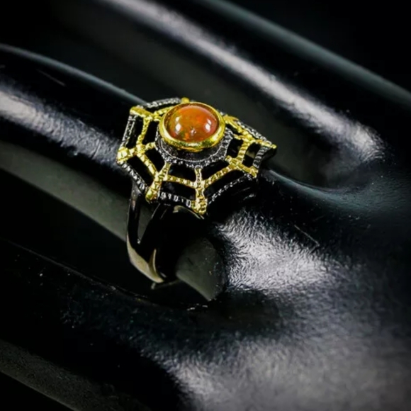 BEAUTIFUL black Opal sterling & gold web ring sz7 - Picture 2 of 10